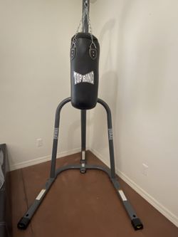Boxing Stand With Everlast Bag