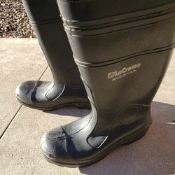 Boots for rain by La Crosse -  Men size 7/women 8.5