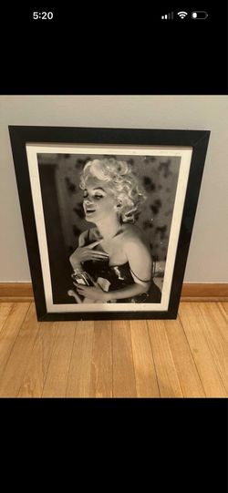 Marilyn Monroe Designer Fashion Framed Print
