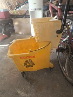 Rubbermaid Mop Bucket