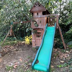Play House Swing Set