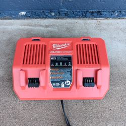 RAPID CHARGER MILWAUKEE 