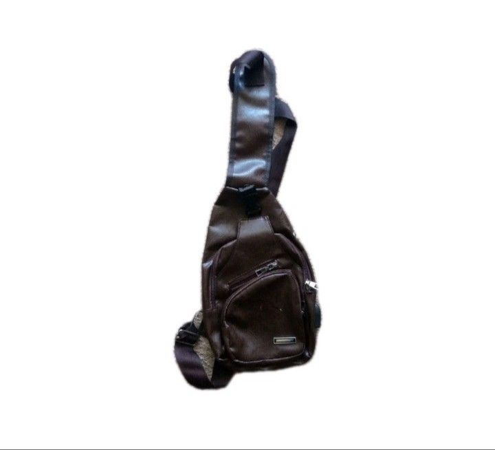 MESSENGER BAG