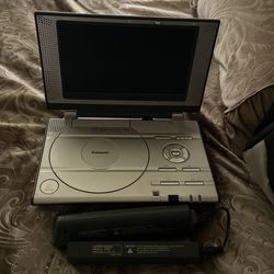 DvD Player With Charger