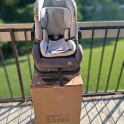 Newborn/Child Carseat (NEW)