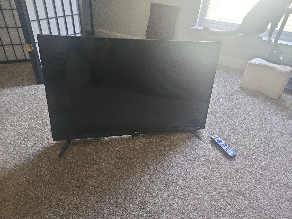 Roku/ onn 32-inch Smart TV