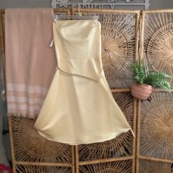 Alfred Angelo Yellow Strapless Dress. Unknown Size