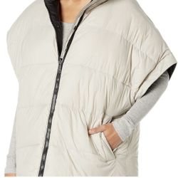 UGG Oversized Reversible Puffer Vest Size medium 