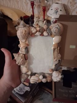 Sea shell picture frame