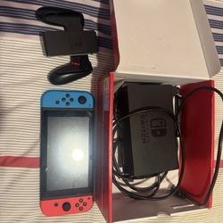 NINTENDO SWITCH BARELY USED