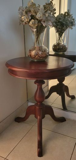 Round Wood Pedestal Accent Table