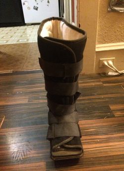Dj Orthopedics LLC medium walking cast