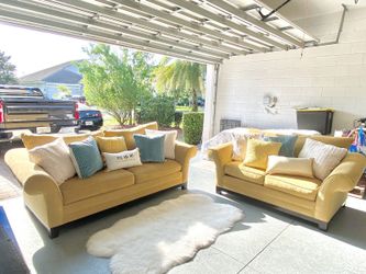 Modern Rooms To Go Sofas Set 