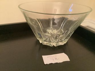 Princess House Heavy Crystal Bowl With Etched Design Like New 