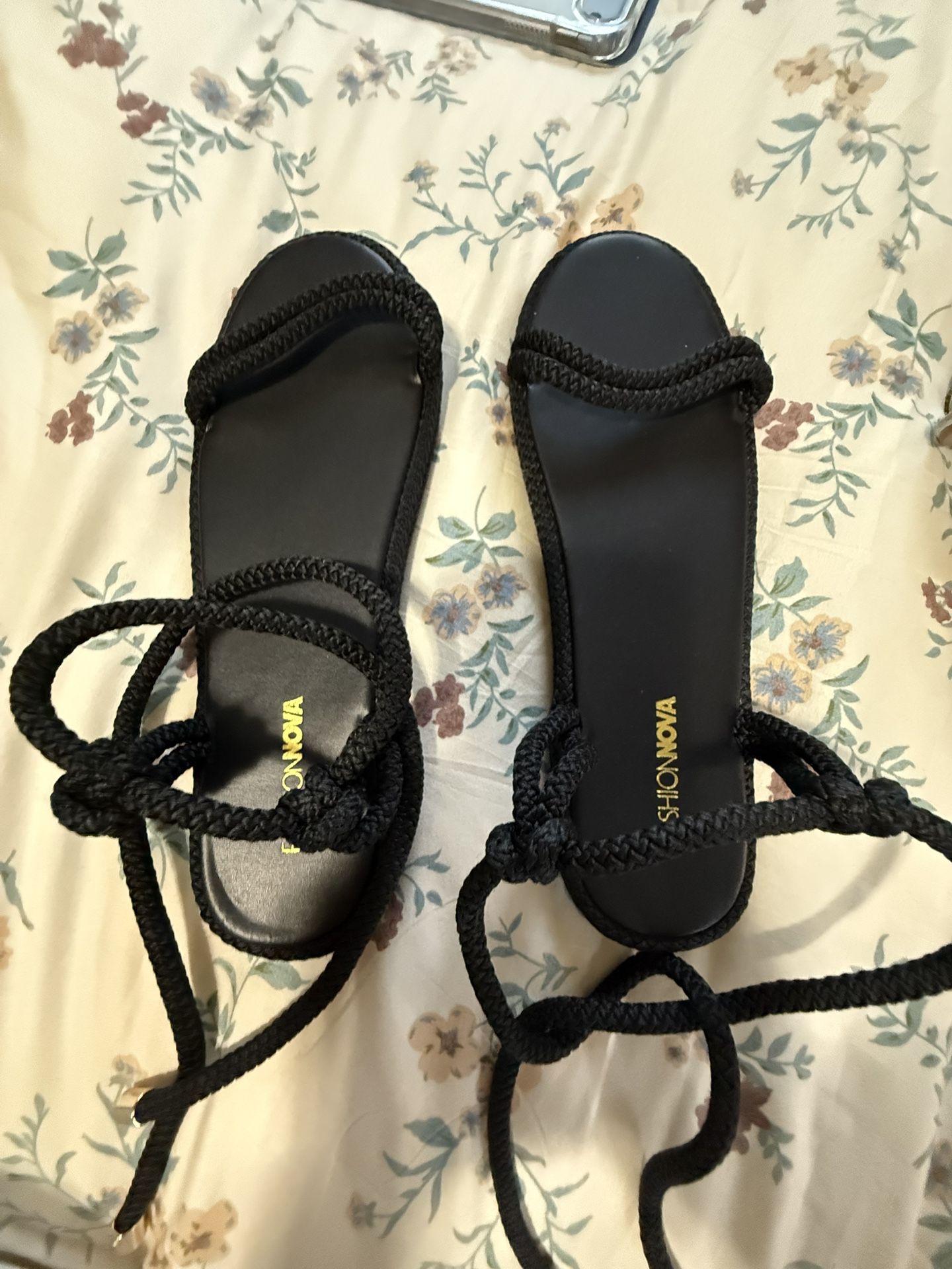 Sandles