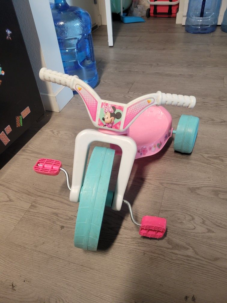 Minie Mouse Themed Plastic tricycle