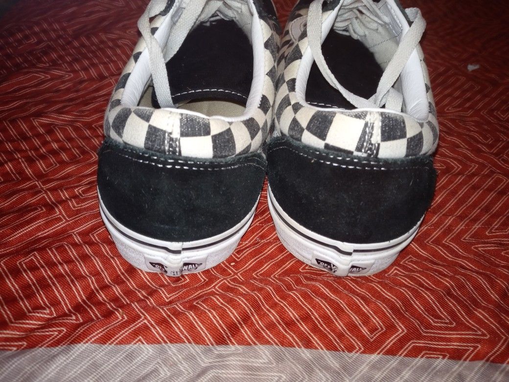 Checker Men Vans Size: 11