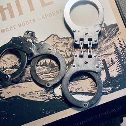 Handcuffs (vintage FPD)