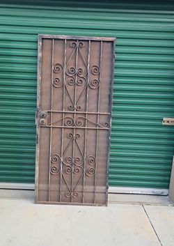 SCREEN DOOR