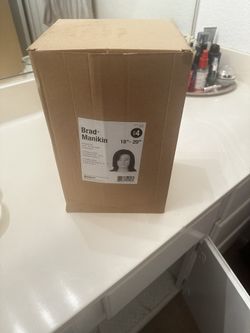 mannequin head with hair