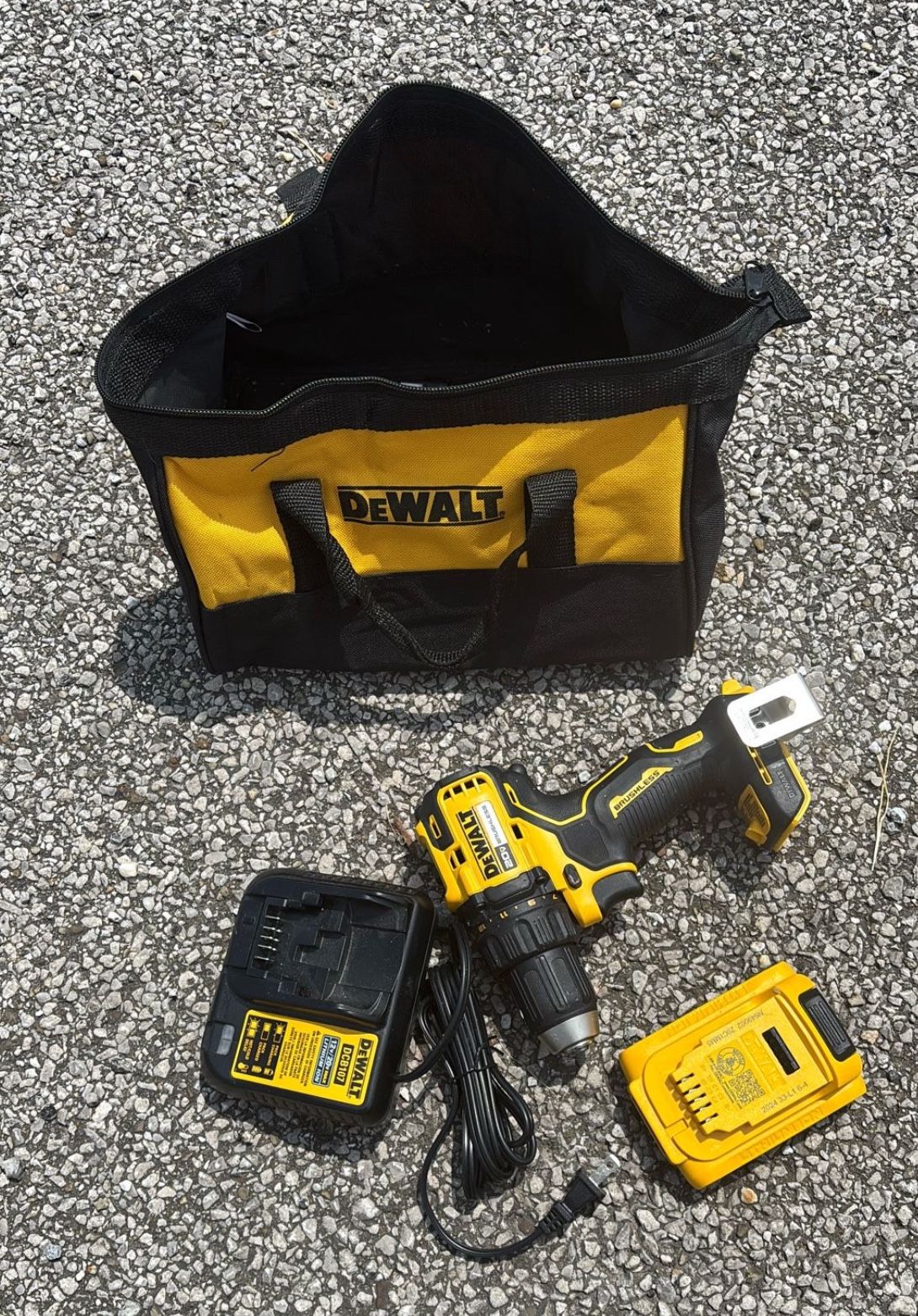 Dewalt Drill w. Battery n Charger