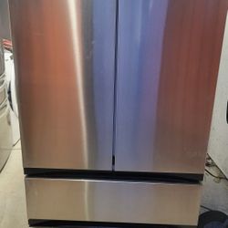 SAMSUNG 2023 BEESPOKE REFRIGERATOR WORKS GREAT CAN DELIVER 