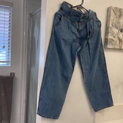 Levi’s Balloon Jeans