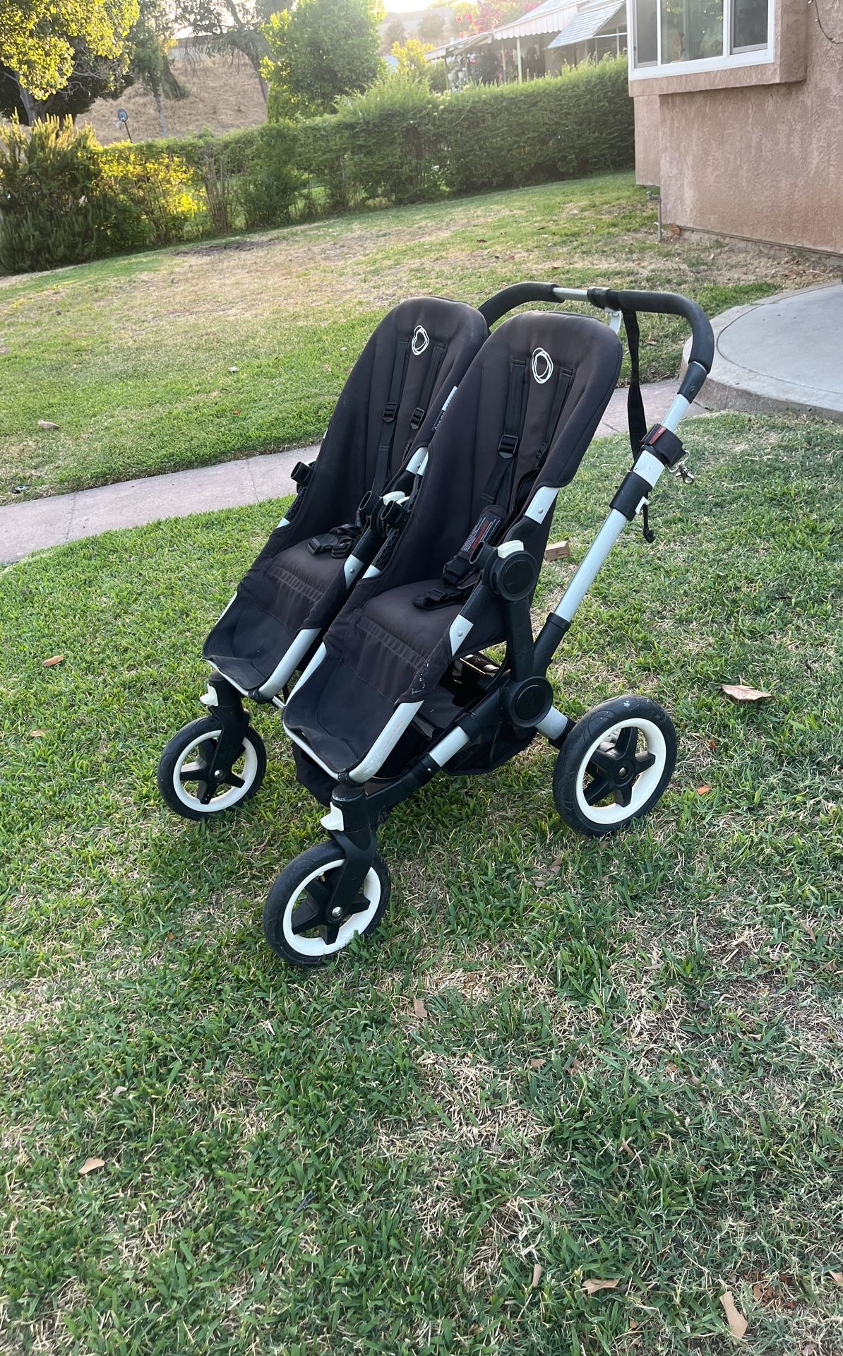 Double stroller low price must sell