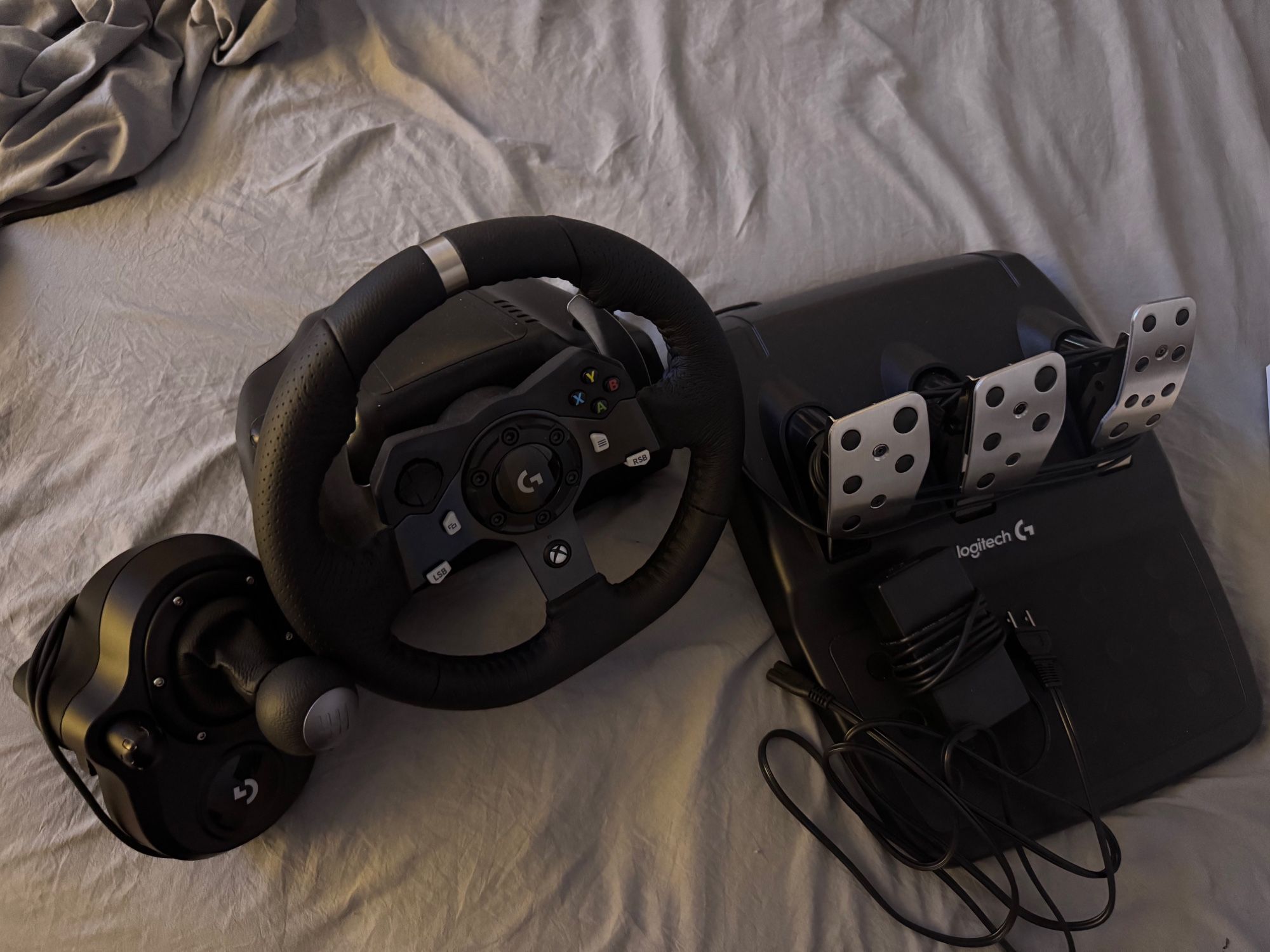 Logitech G920 Steering Wheel With Shifter