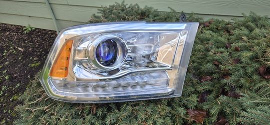 2013-2018 Dodge Ram 1(contact info removed) Chrome Halogen w/ LED RH Right Headlight OEM