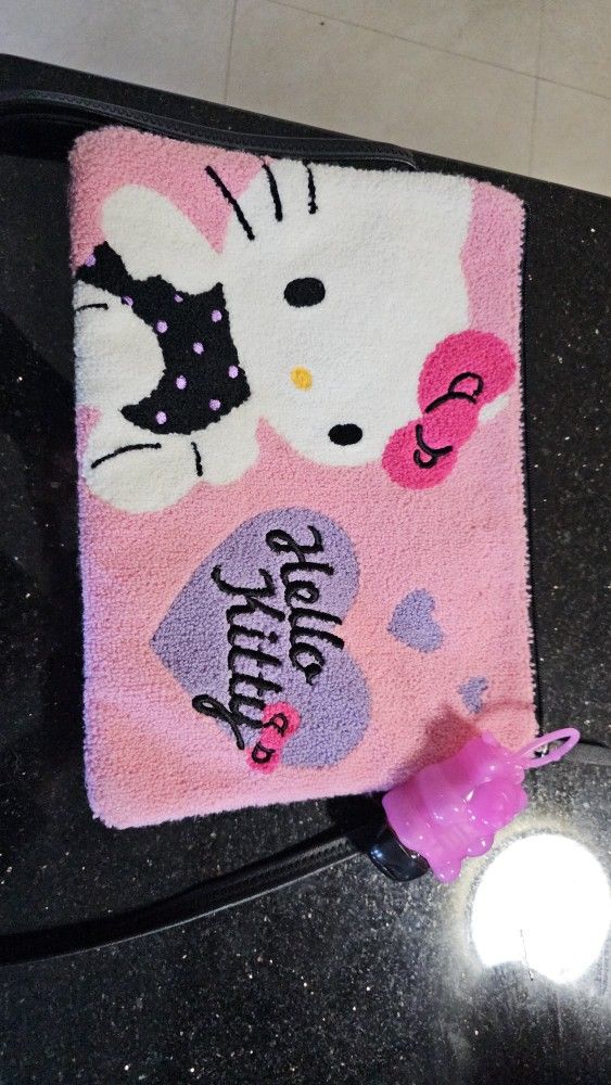 Hello Kitty Purse $30 OBO PU Only.