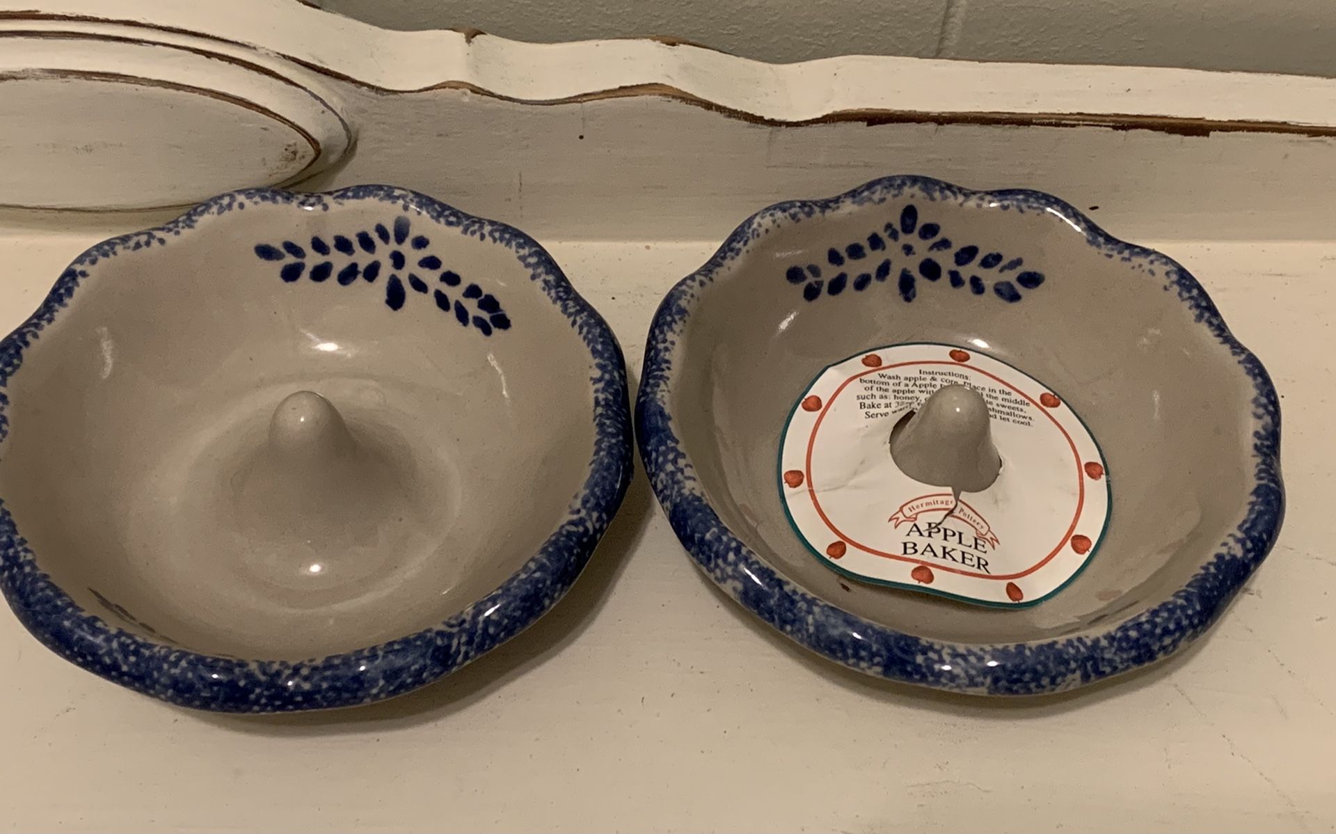 Set of 2 hermitage pottery apple baker bowls cookware baking