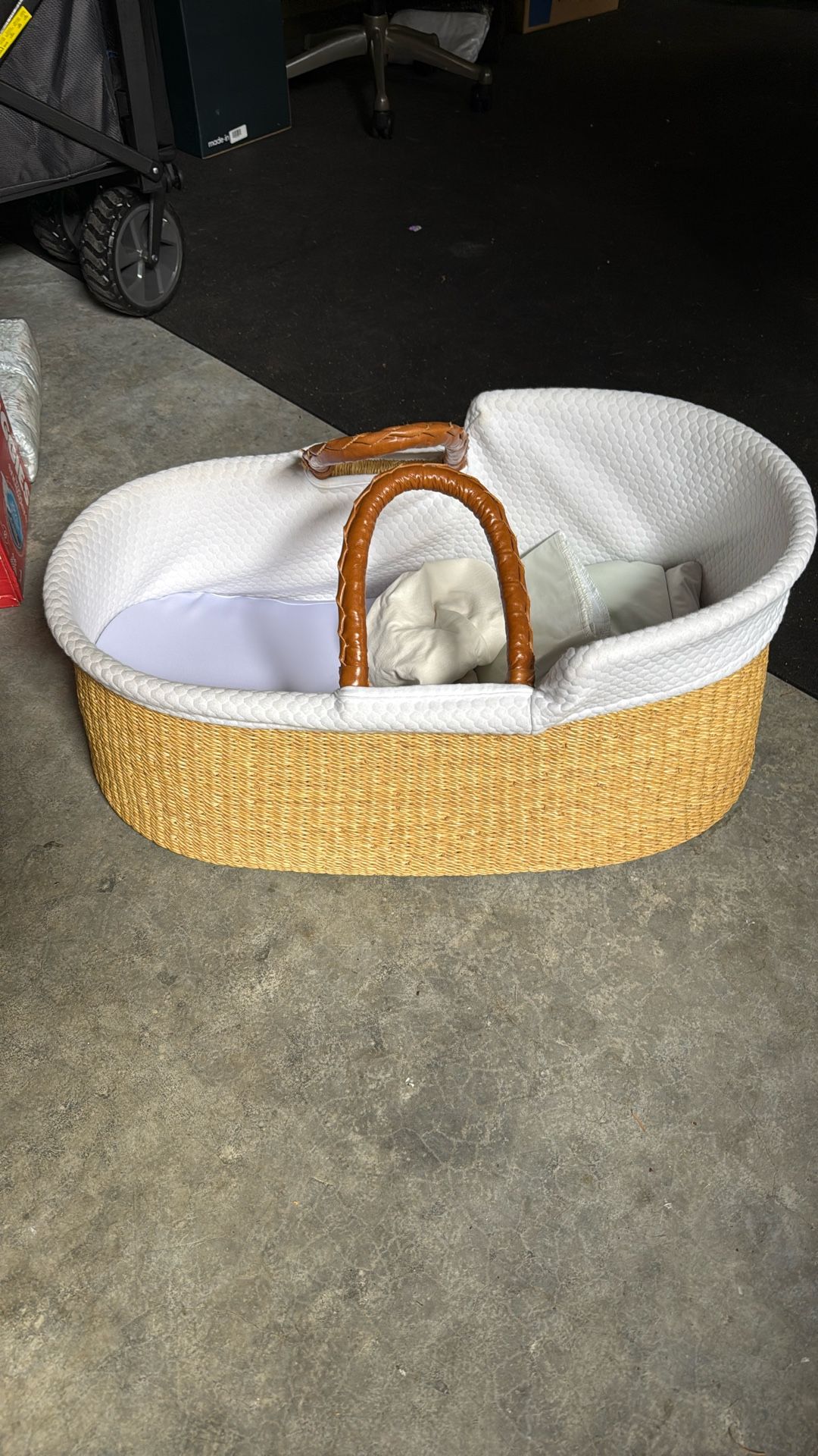 Design Dua Portable Baby Bassinet