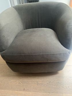 Quince swivel chair