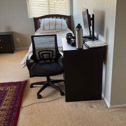 Computer Desk And Chair 