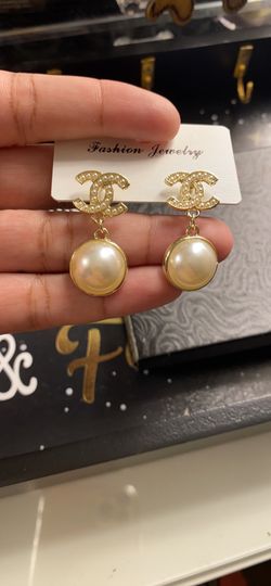 CC earrings 😍