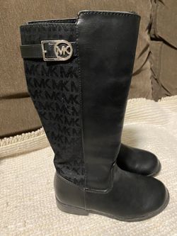 Boys And Girls Shoes 