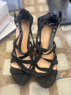 Black strapy wedges size 8&1/2