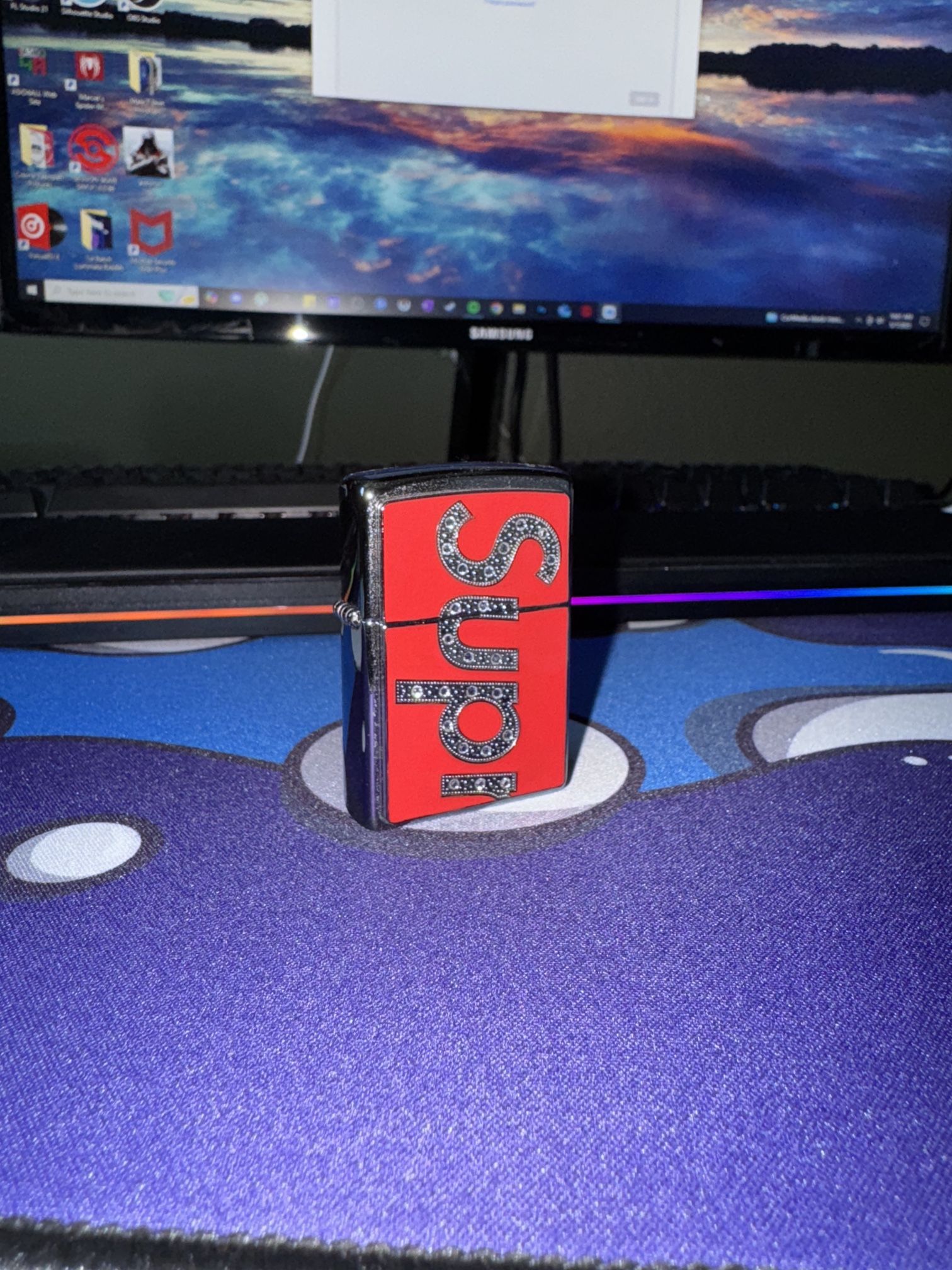 SUPREME ZIPPO LIGHTER