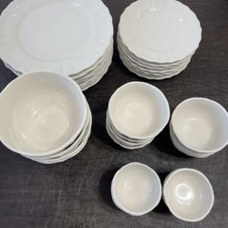 Dinnerware Set 