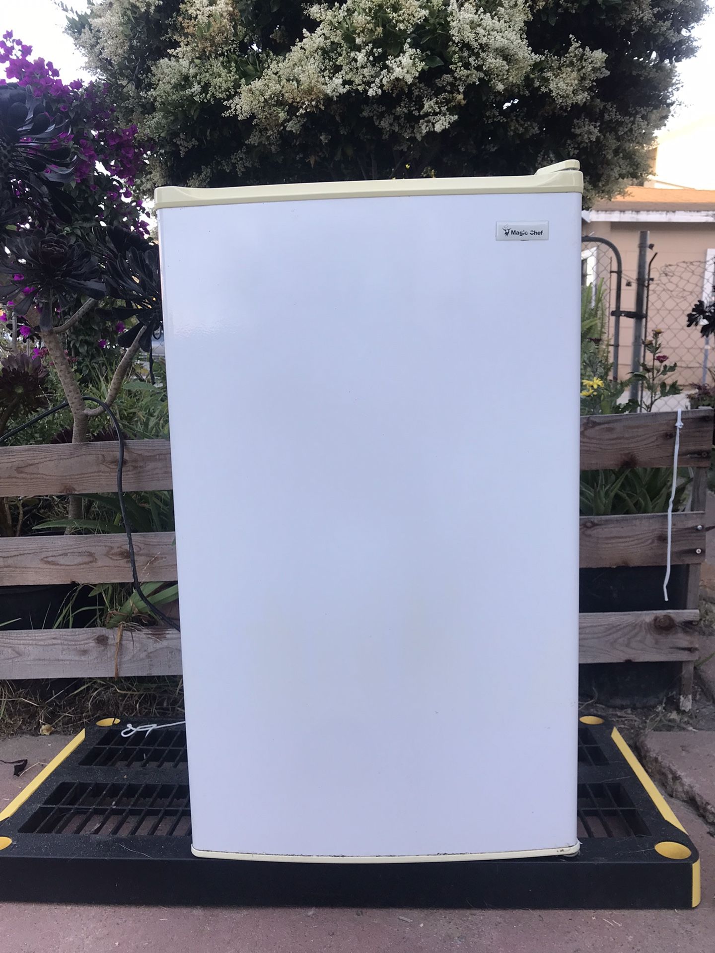 Magic Chef Mini Fridge