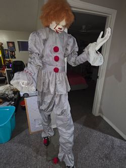 Life-Size Pennywise Animatronic Halloween Prop
