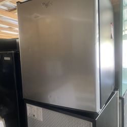 New Mini Fridge 
