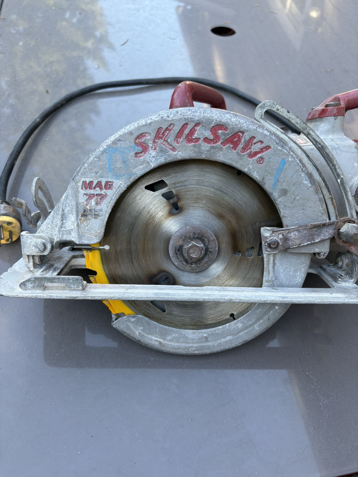 Skill Saw HD77mWorm Drive 7 1/4 Inch Circular Saw