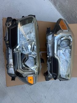 Headlights Toyota Tacoma 2016 - 2023