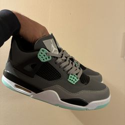 Jordan Glow 4s For Sale Size 10 150$