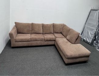 * Large Brown Sectional Couch by Minhas Furniture Canada – 9.5 x 7 Ft. Freshly Cleaned – Excellent Condition