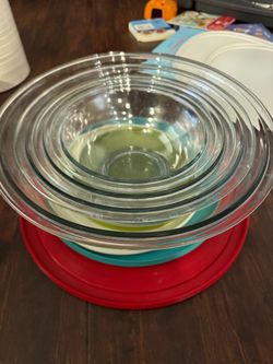 Pyrex glass bowl set
