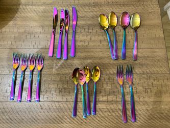 Multicolor silverware set