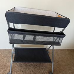 Baby Changing Table  (maydolly)
